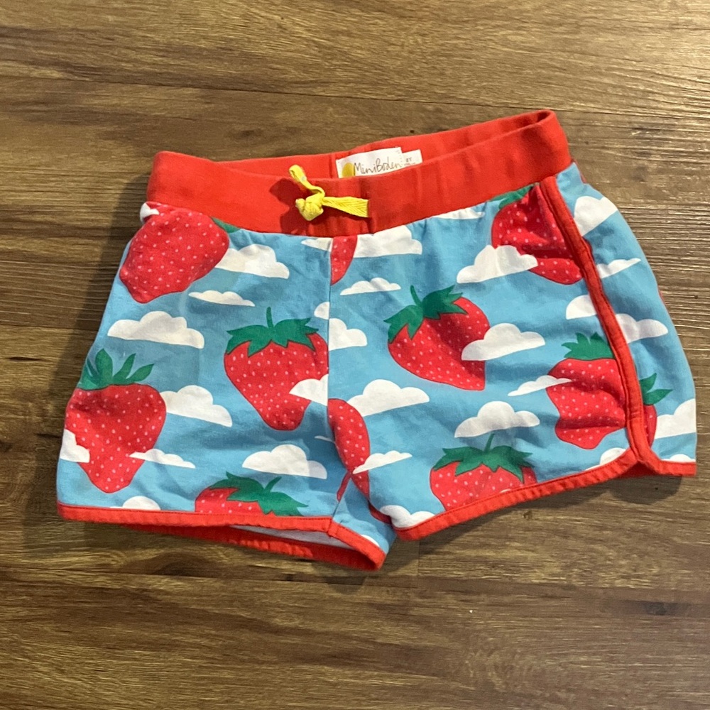 Mini Boden Strawberry Print Kids Shorts 8Y